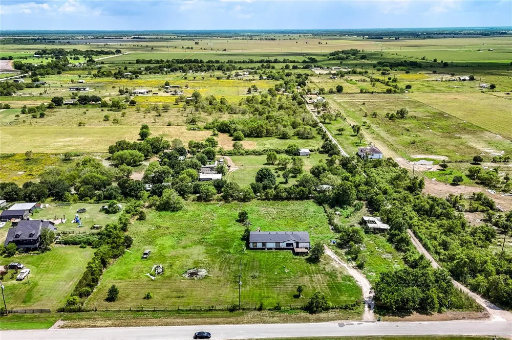 10225 Beard Road Needville, TX 77461