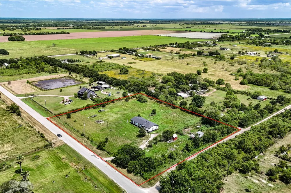 10225 Beard Road Needville, TX 77461