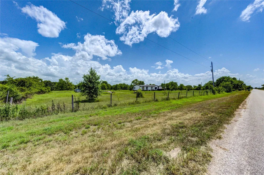 10225 Beard Road Needville, TX 77461