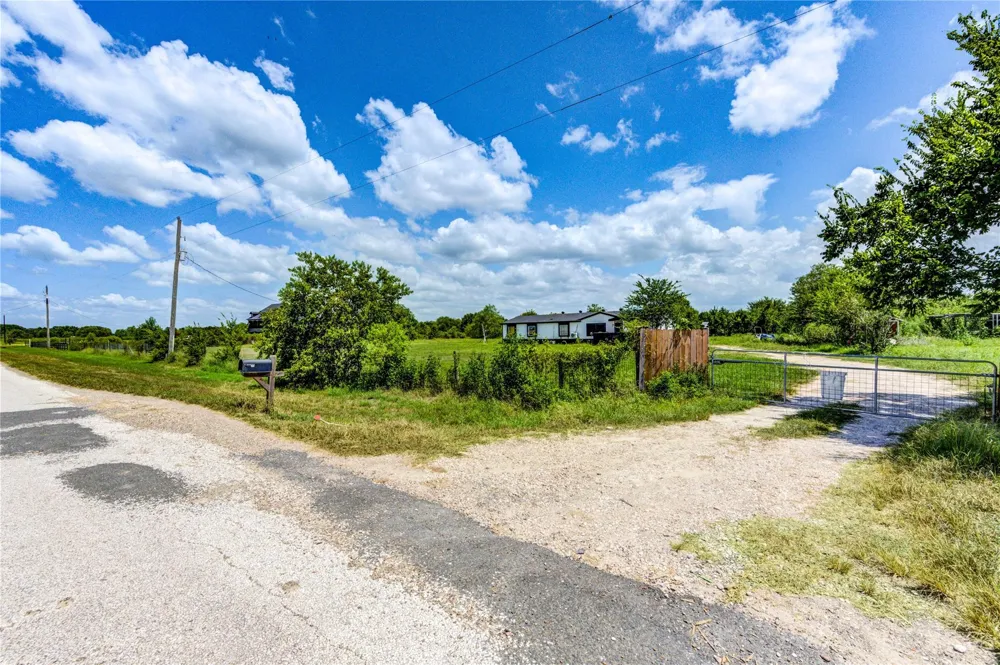 10225 Beard Road Needville, TX 77461