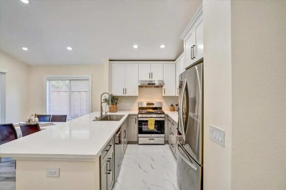 282 Trenton Circle Pleasanton, CA 94566