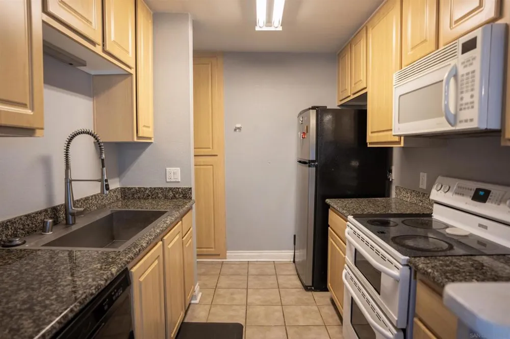 589 Johnson #230 El Cajon, CA 92020