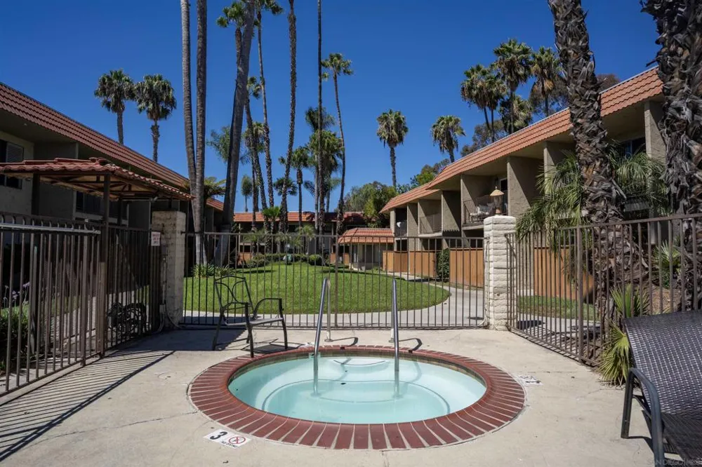 589 Johnson #230 El Cajon, CA 92020