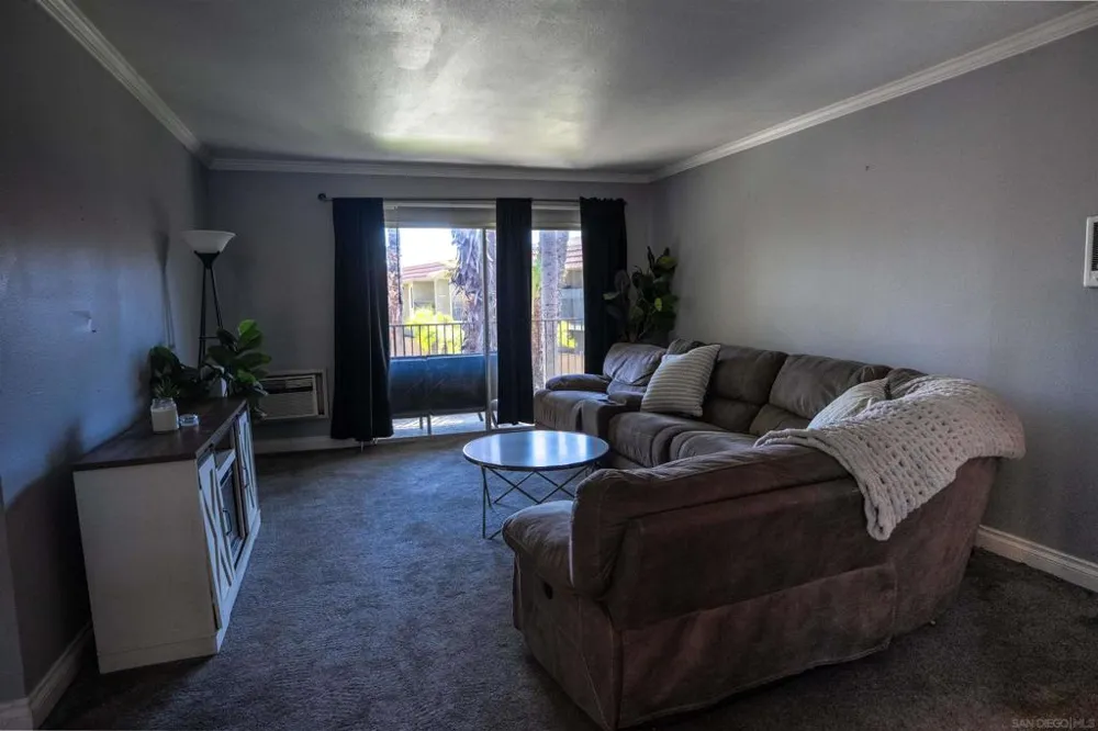 589 Johnson #230 El Cajon, CA 92020
