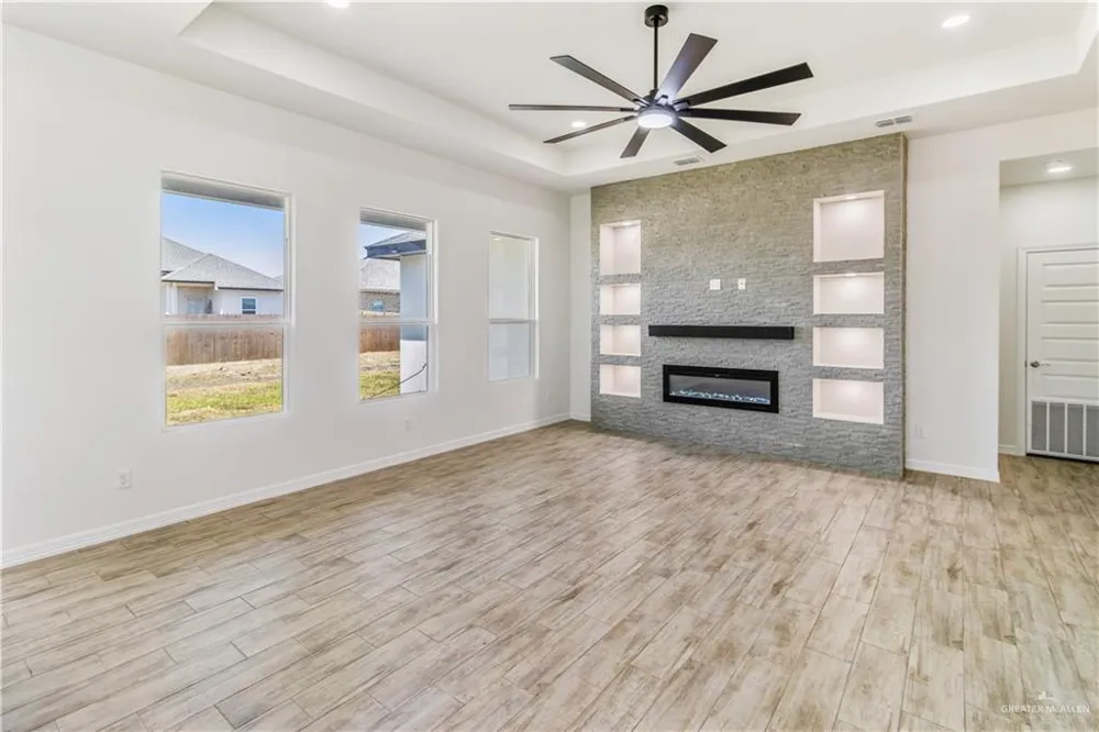 1613 Amanda Mercedes, TX 78570
