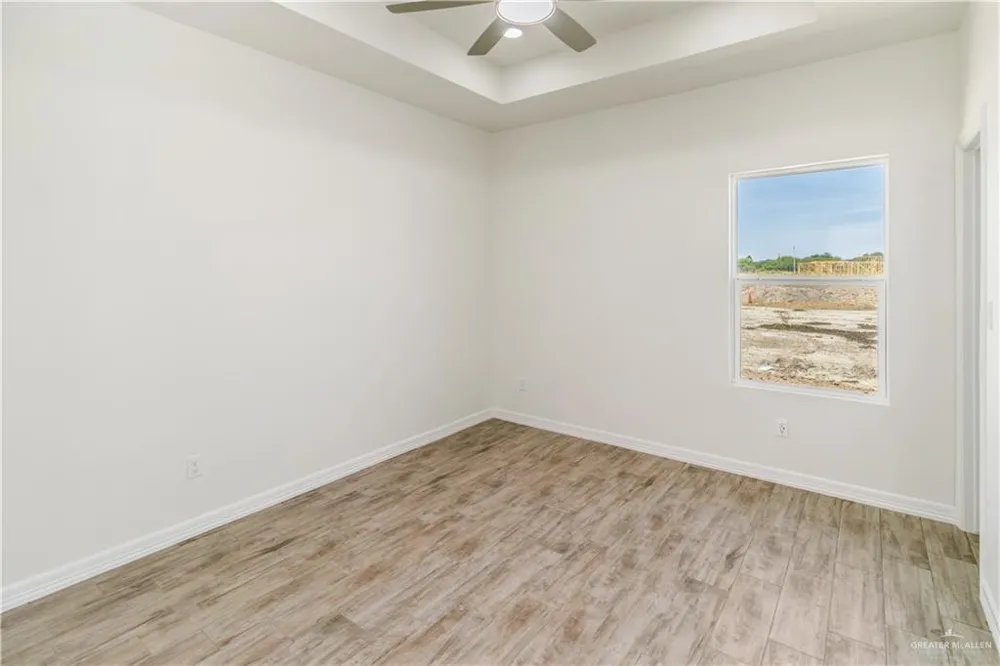 1613 Amanda Mercedes, TX 78570
