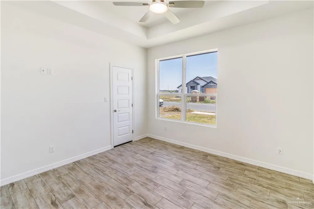 1613 Amanda Mercedes, TX 78570