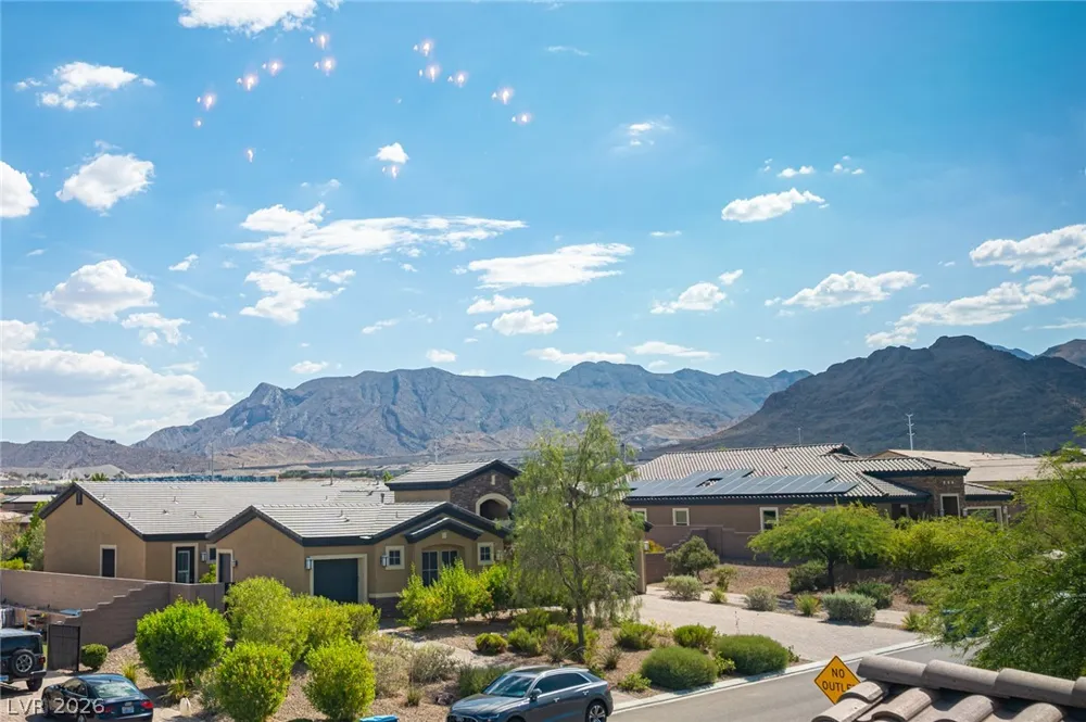 10300 Mystic Ledge Court Las Vegas, NV 89149