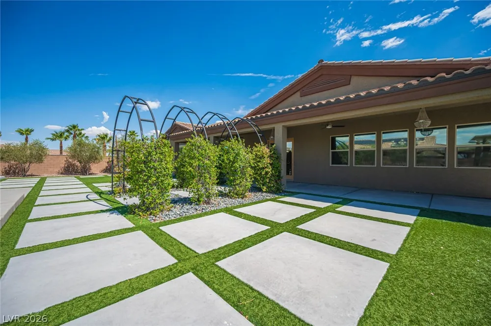 10300 Mystic Ledge Court Las Vegas, NV 89149