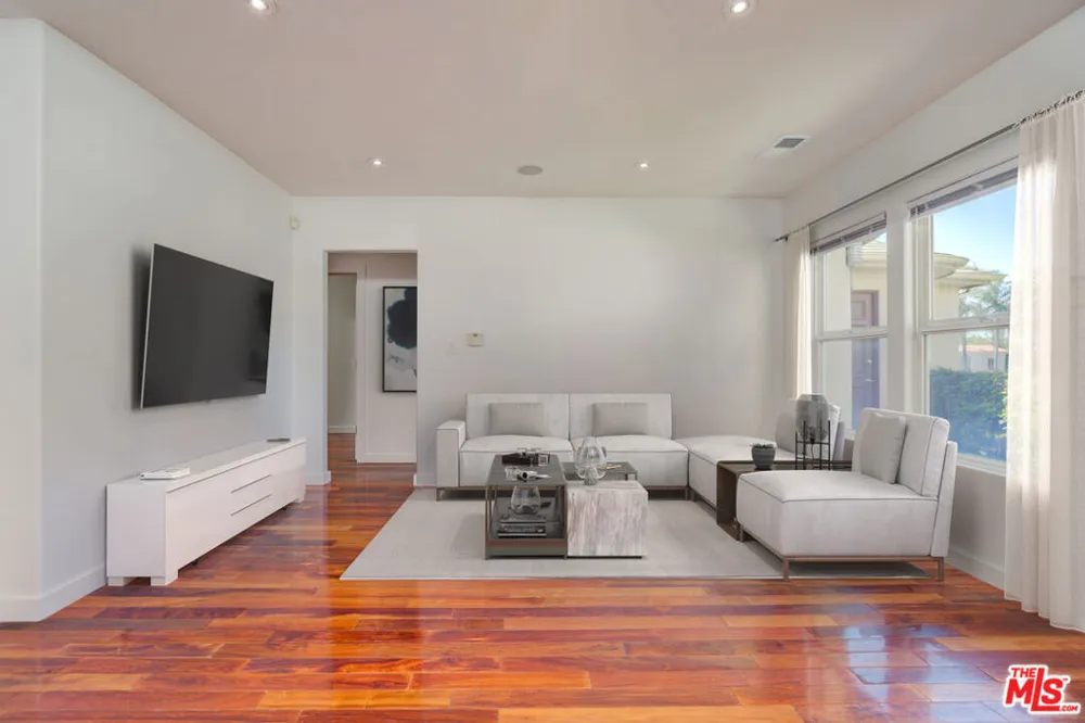 932 S Shenandoah Street #5 Los Angeles, CA 90035
