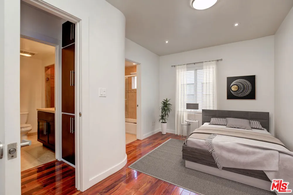 932 S Shenandoah Street #5 Los Angeles, CA 90035