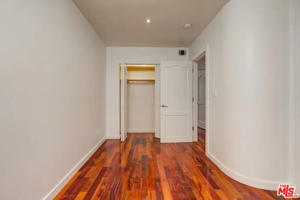 932 S Shenandoah Street #5 Los Angeles, CA 90035
