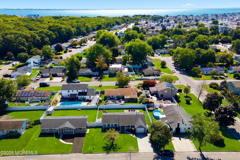 402 5th Street Waretown, NJ 08758