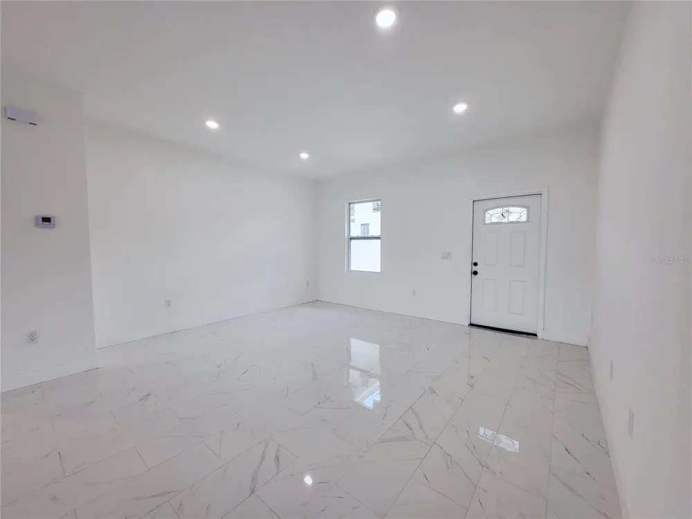 1098 HAMMACHER AVENUE SW Palm Bay, FL 32908
