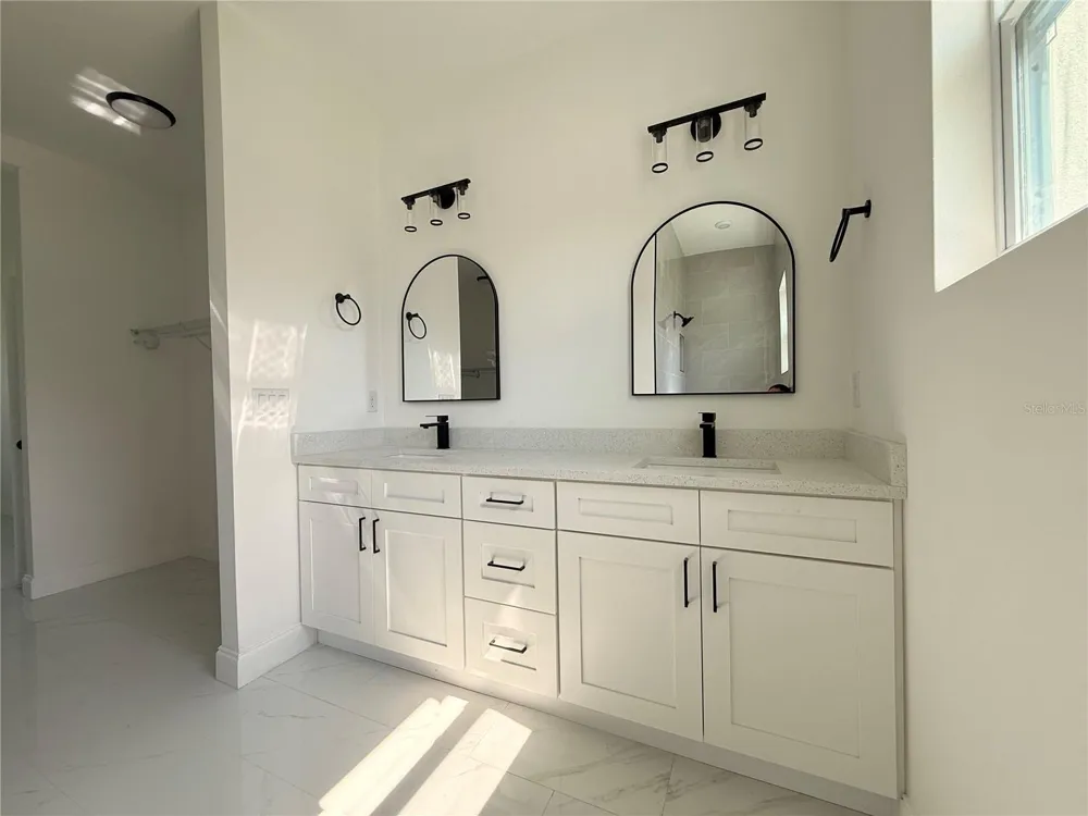 1098 HAMMACHER AVENUE SW Palm Bay, FL 32908