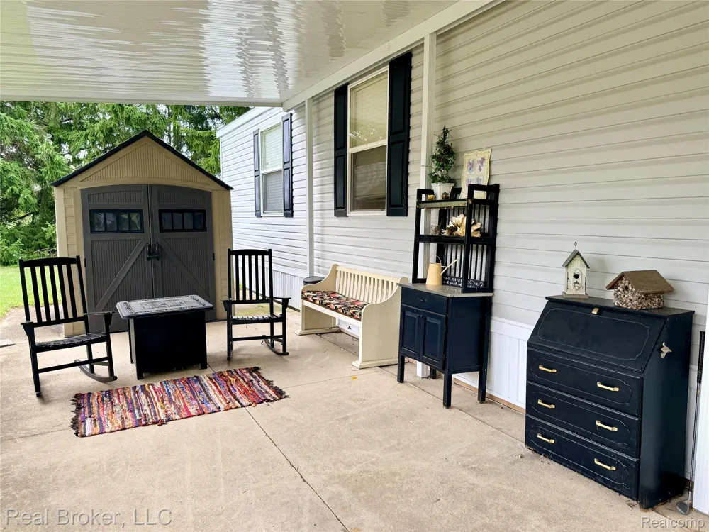 4567 Ashwood Saginaw Charter Township, MI 48603