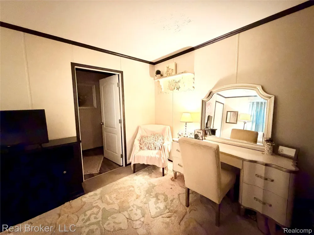 4567 Ashwood Saginaw Charter Township, MI 48603
