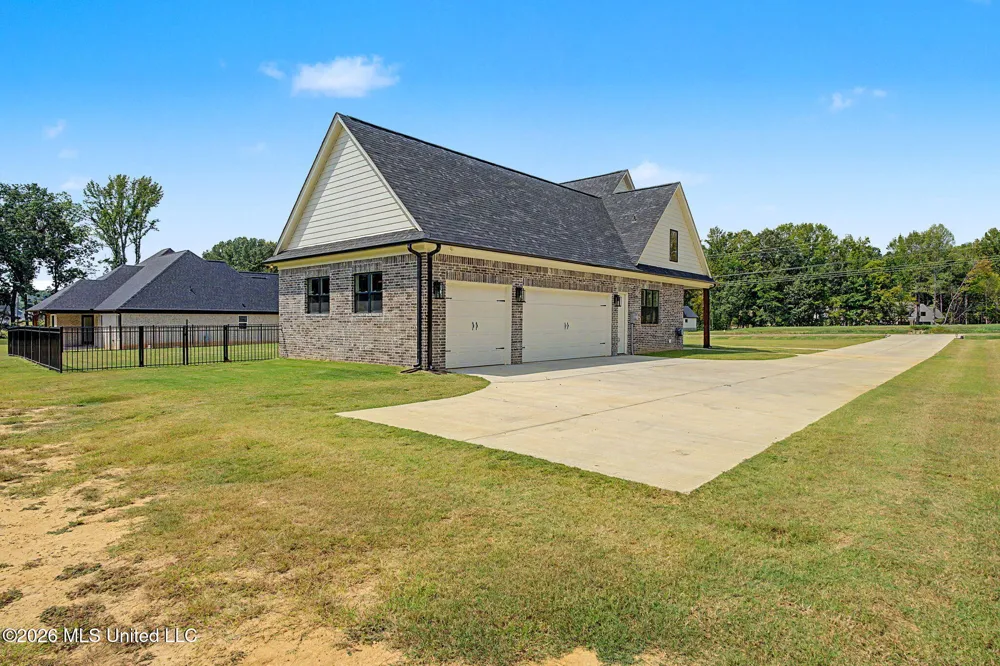 5042 Sophia Lane Hernando, MS 38632