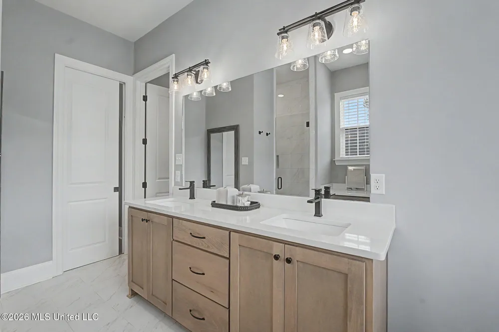 5042 Sophia Lane Hernando, MS 38632