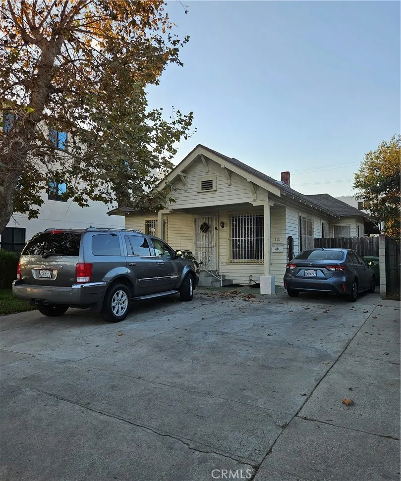1201 Rolland Curtis Los Angeles, CA 90037