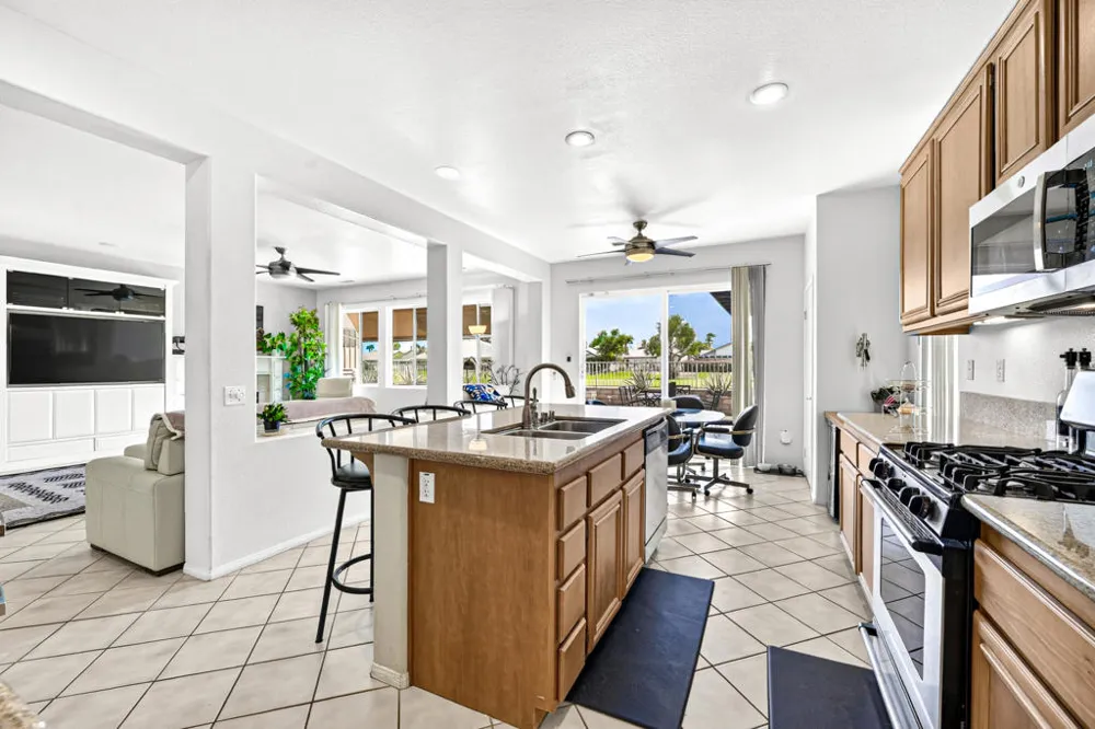 82575 Grant Drive Indio, CA 92201