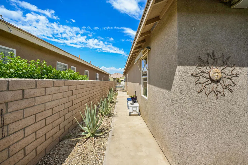 82575 Grant Drive Indio, CA 92201
