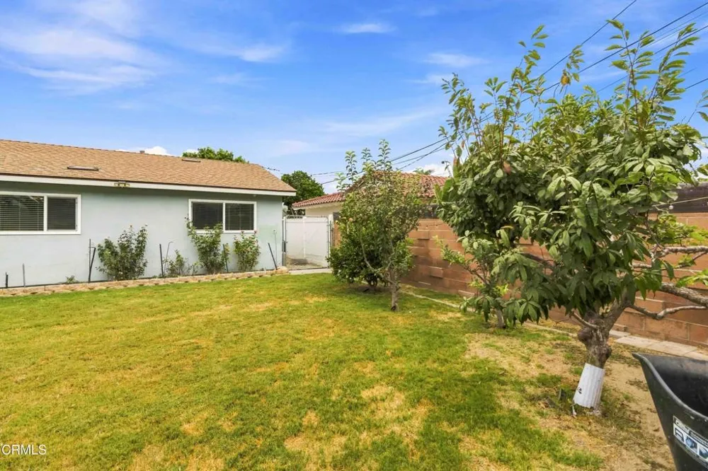 62 E Calle La Sombra Camarillo, CA 93010