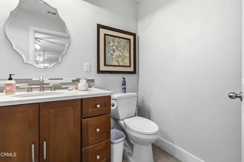 62 E Calle La Sombra Camarillo, CA 93010
