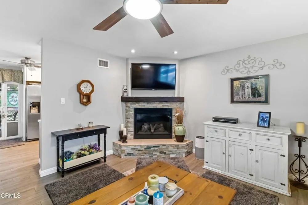 62 E Calle La Sombra Camarillo, CA 93010