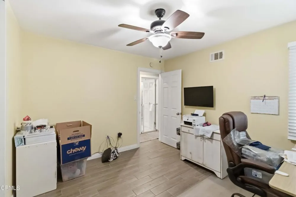 62 E Calle La Sombra Camarillo, CA 93010