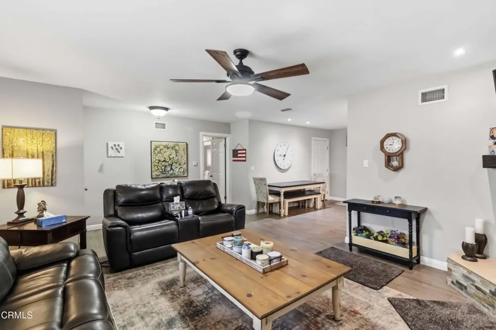 62 E Calle La Sombra Camarillo, CA 93010