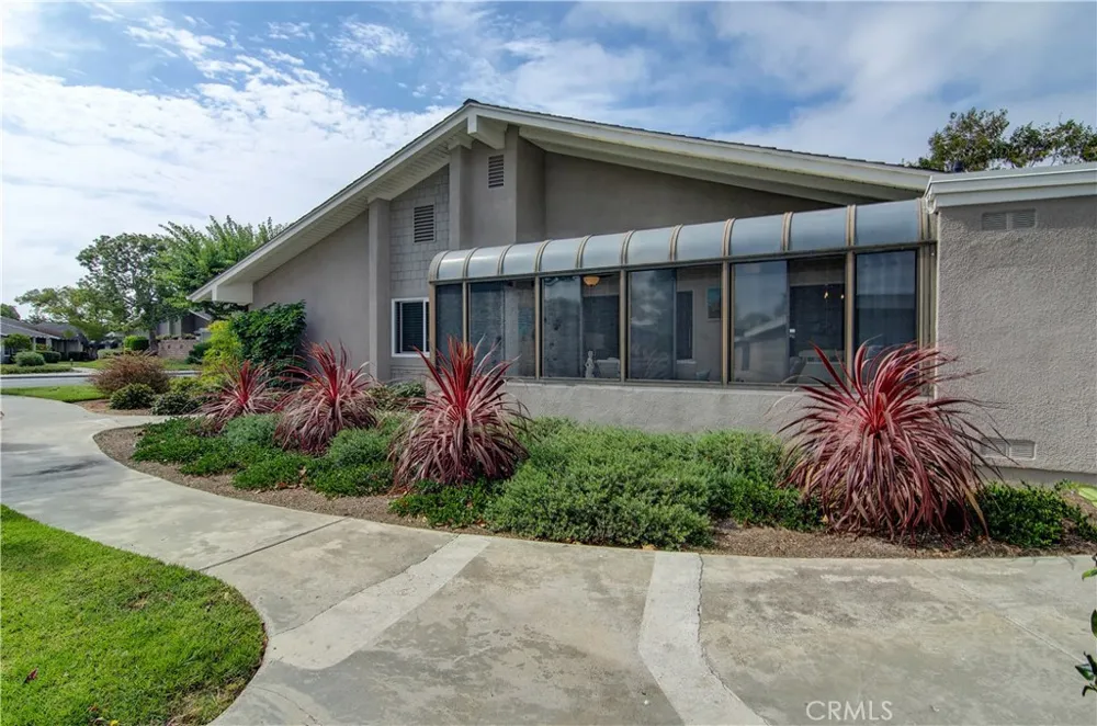 8566 Trinity Circle #816D Huntington Beach, CA 92646