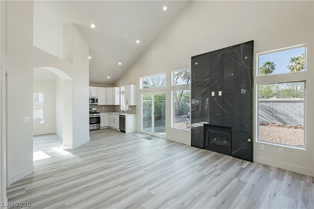 7816 Sparrowgate Avenue Las Vegas, NV 89131