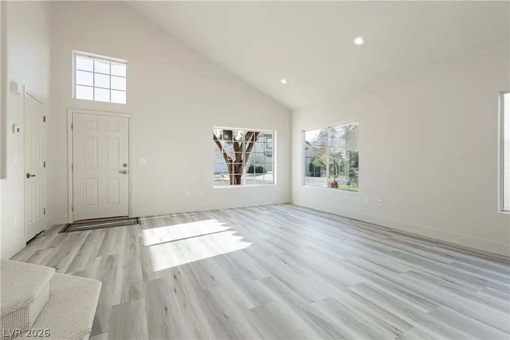 7816 Sparrowgate Avenue Las Vegas, NV 89131