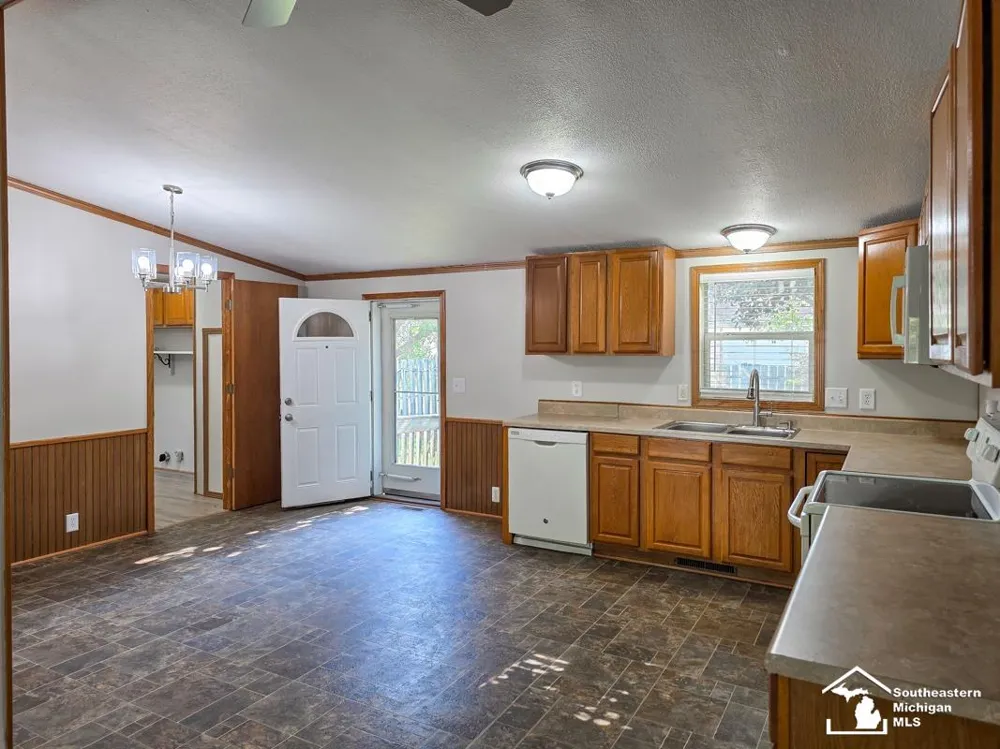 4393 5th Street Frenchtown Township, MI 48166