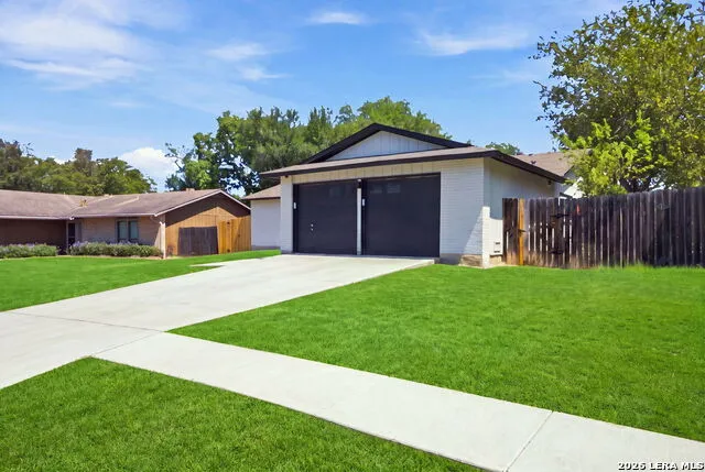 6039 HOPES FERRY ST San Antonio, TX 78233