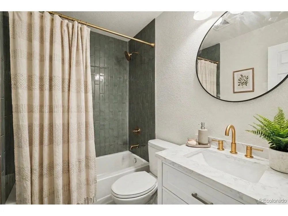 18978 E 58th Avenue Denver, CO 80249