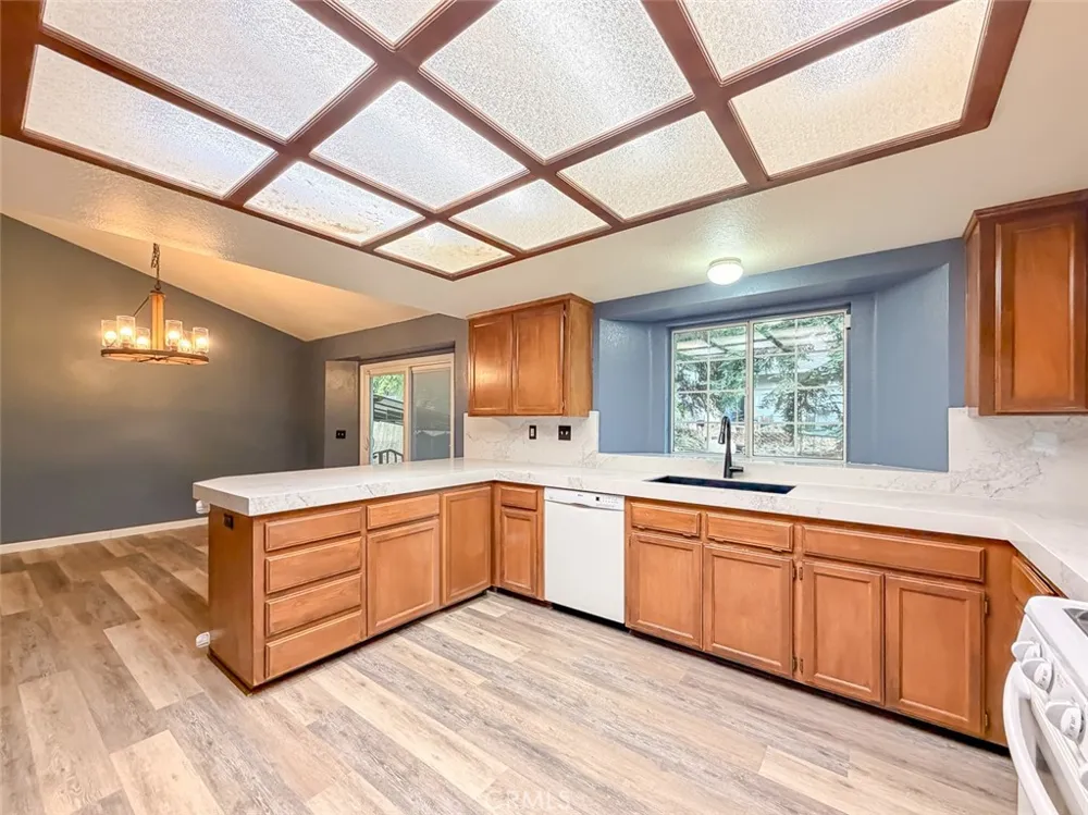 14626 Lafayette Circle Magalia, CA 95954