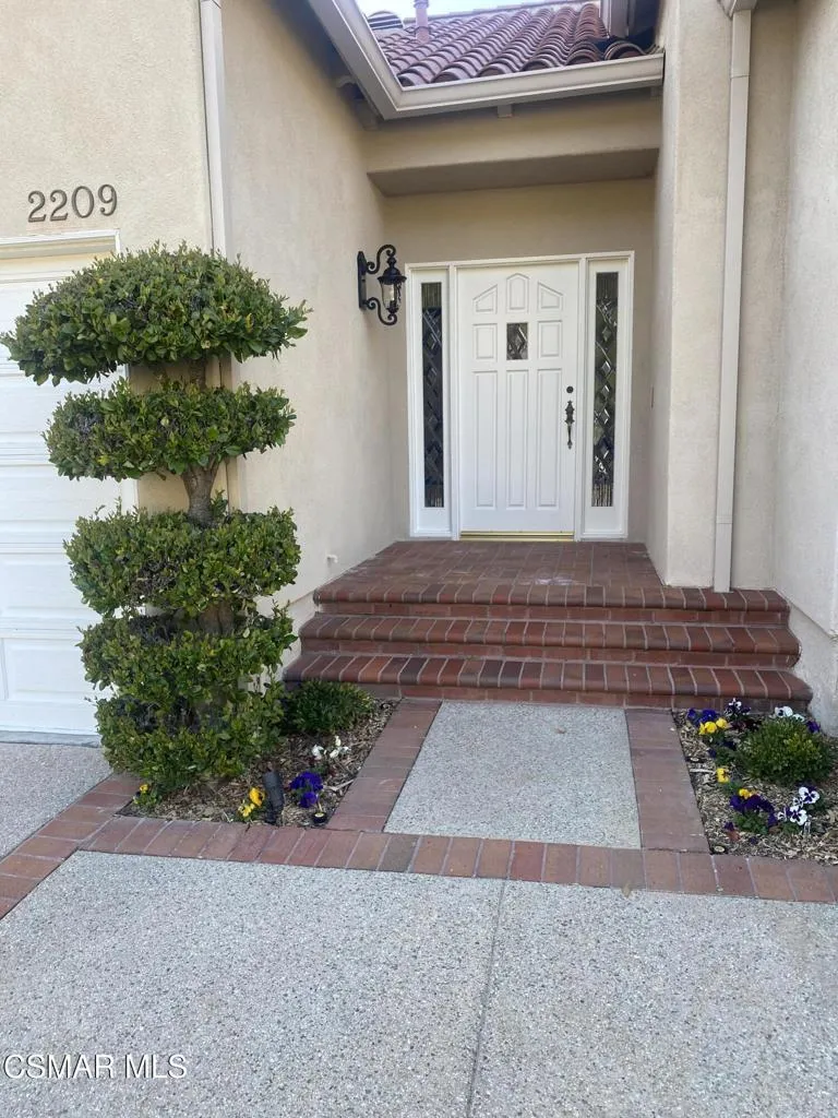 2209 Kirsten Lee Drive Westlake Village, CA 91361