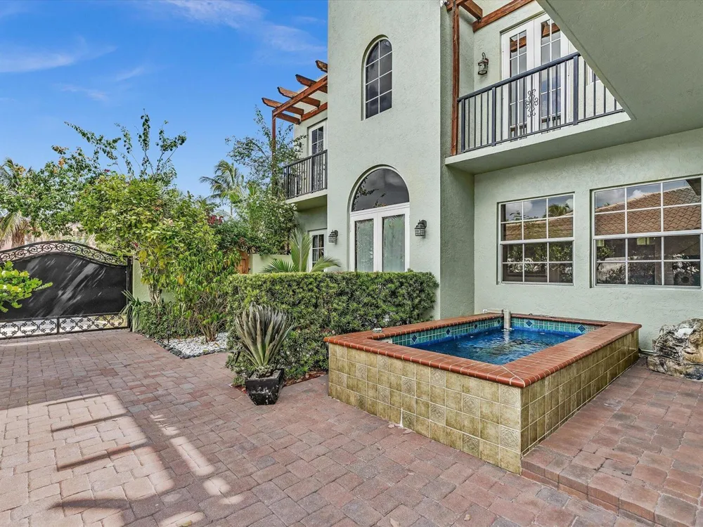 724 PARK PLACE West Palm Beach, FL 33401