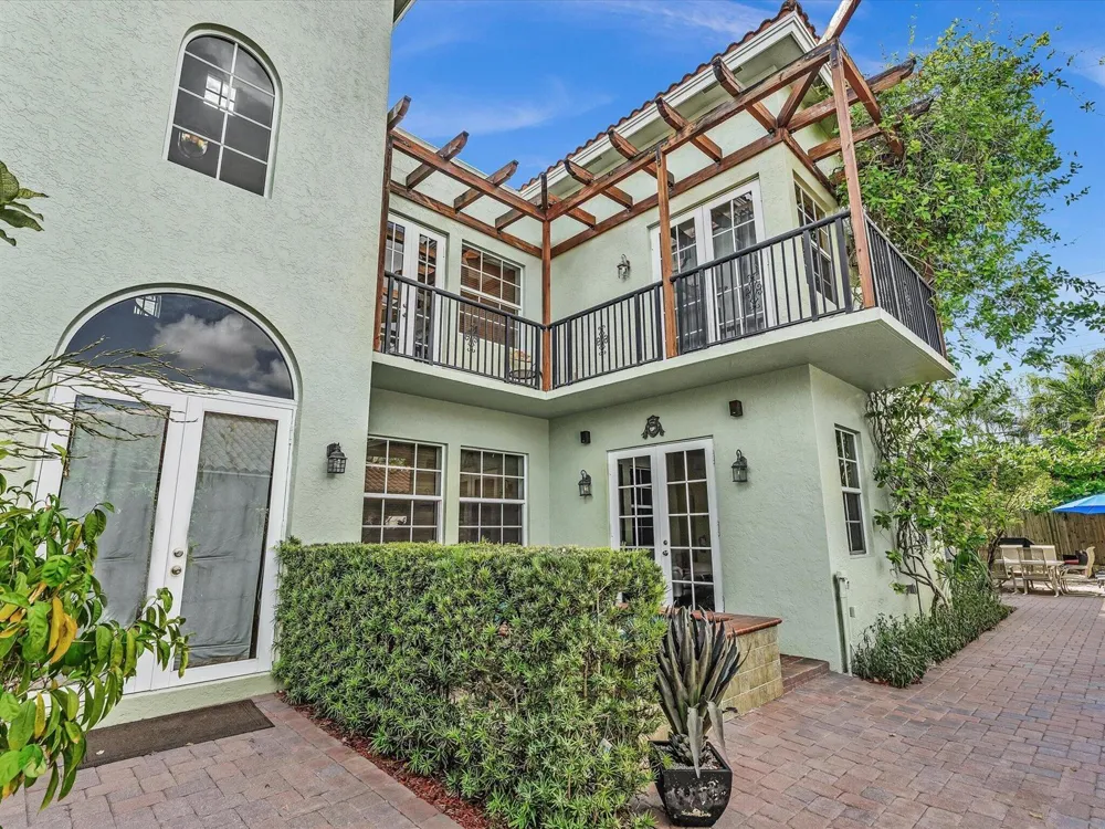 724 PARK PLACE West Palm Beach, FL 33401