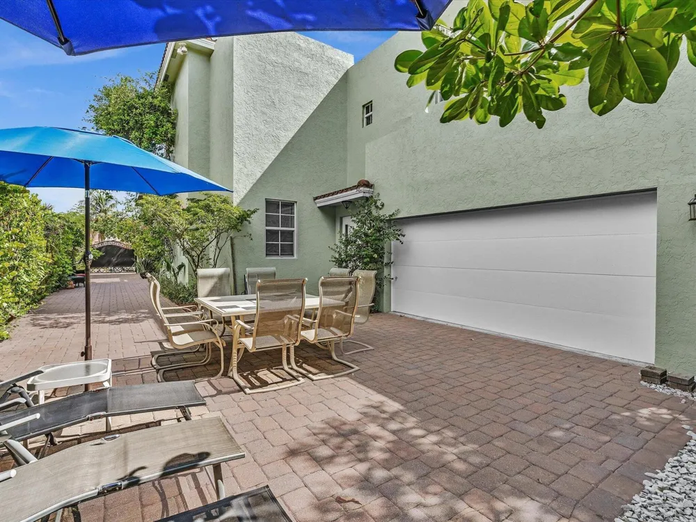 724 PARK PLACE West Palm Beach, FL 33401