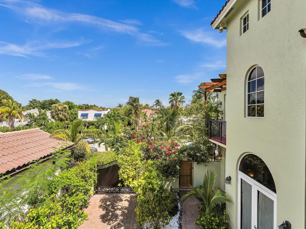 724 PARK PLACE West Palm Beach, FL 33401