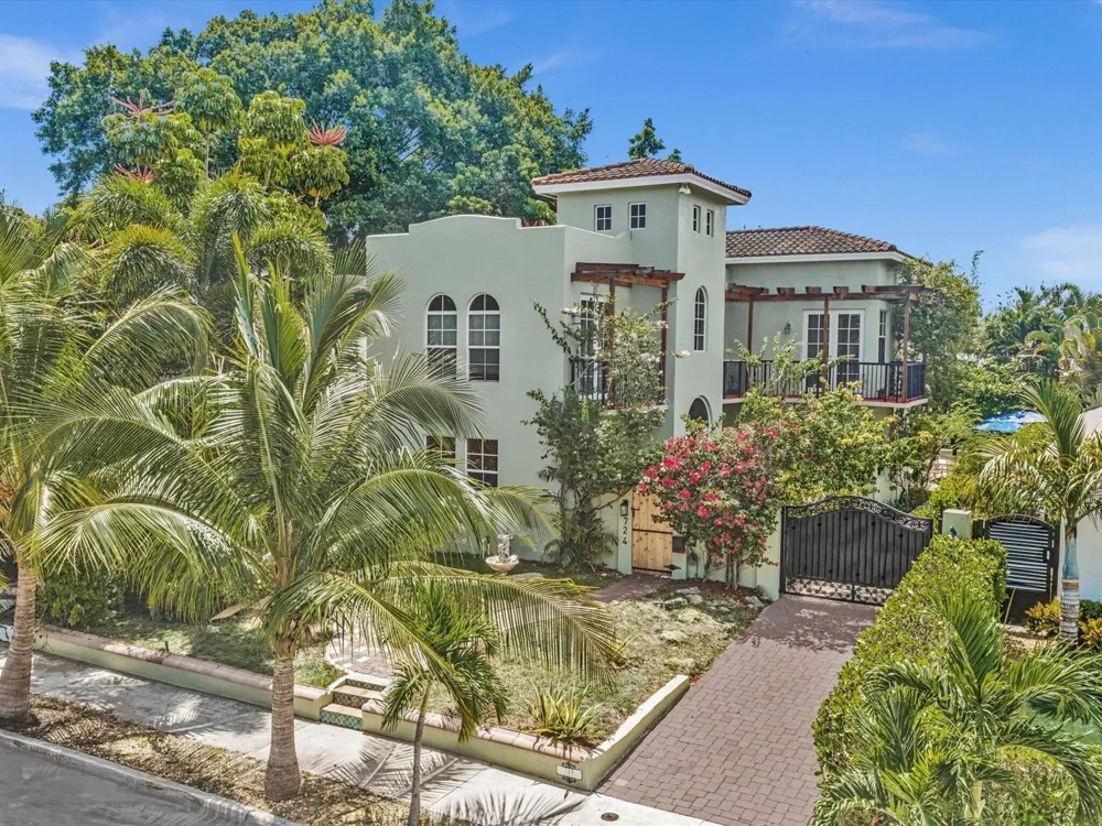 724 PARK PLACE West Palm Beach, FL 33401