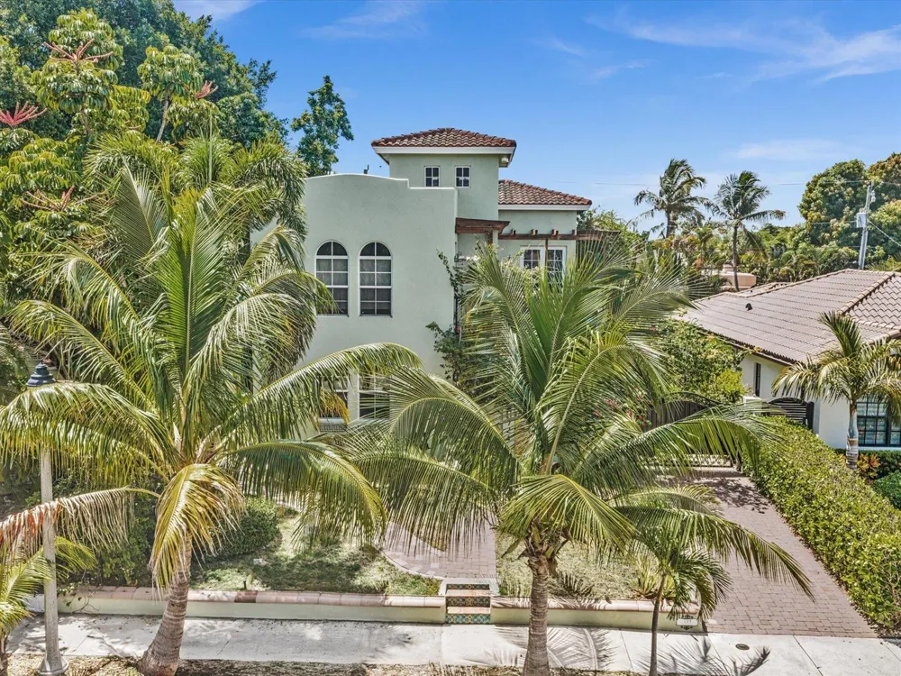 724 PARK PLACE West Palm Beach, FL 33401