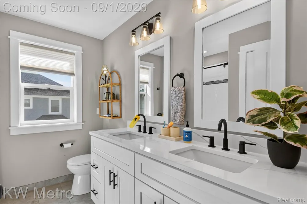 604 Forest Avenue Royal Oak City, MI 48067