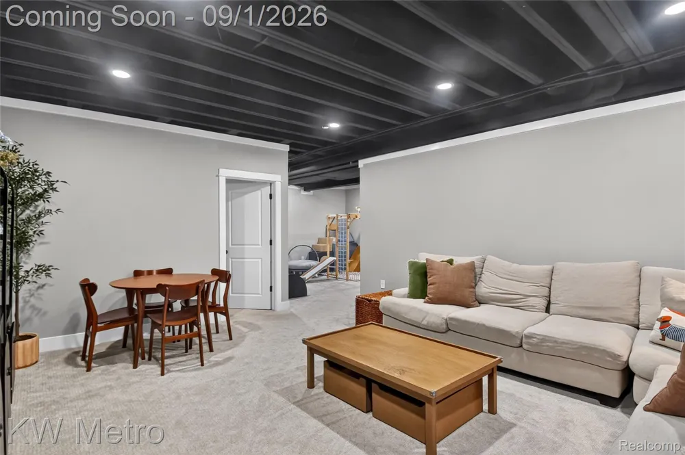 604 Forest Avenue Royal Oak City, MI 48067