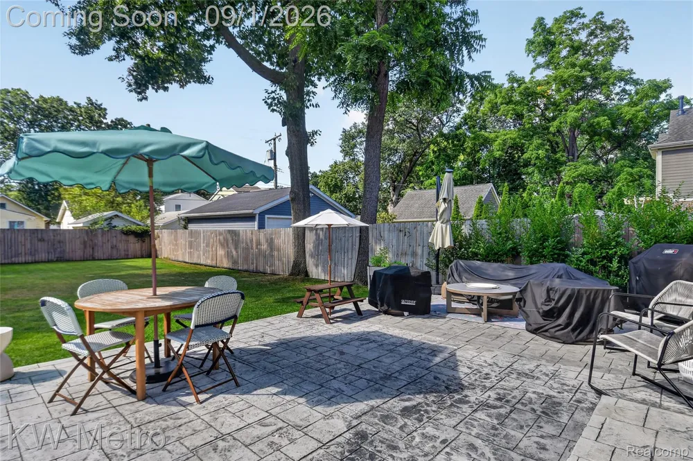 604 Forest Avenue Royal Oak City, MI 48067
