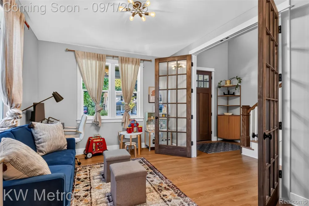 604 Forest Avenue Royal Oak City, MI 48067