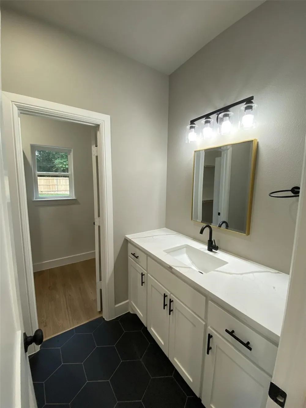 423 W Monterey Street Denison, TX 75020
